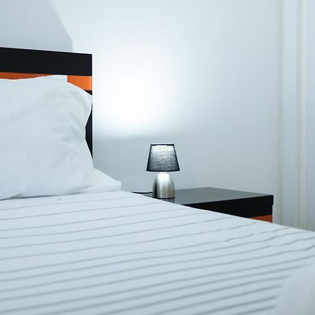Avenida House 1 Hotel ปอนตาเดลกาดา ภายนอก รูปภาพ