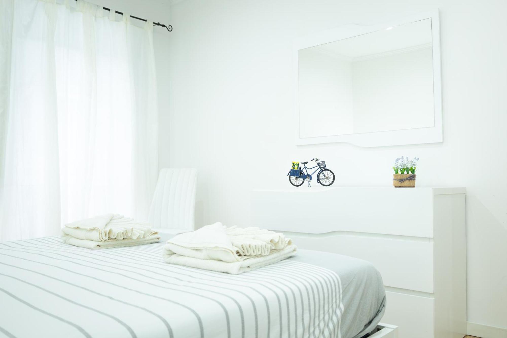 Avenida House 1 Hotel ปอนตาเดลกาดา ภายนอก รูปภาพ