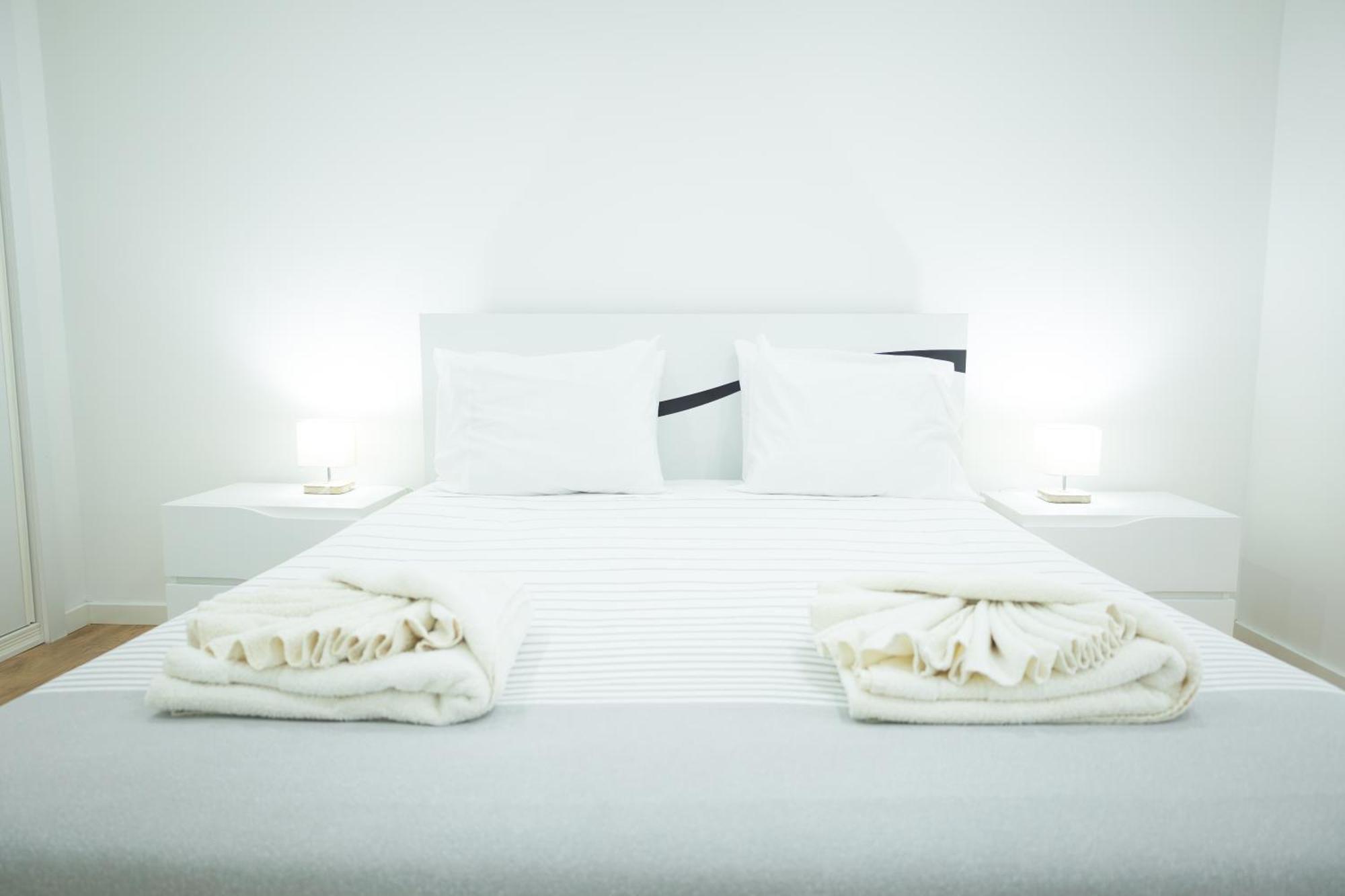 Avenida House 1 Hotel ปอนตาเดลกาดา ภายนอก รูปภาพ
