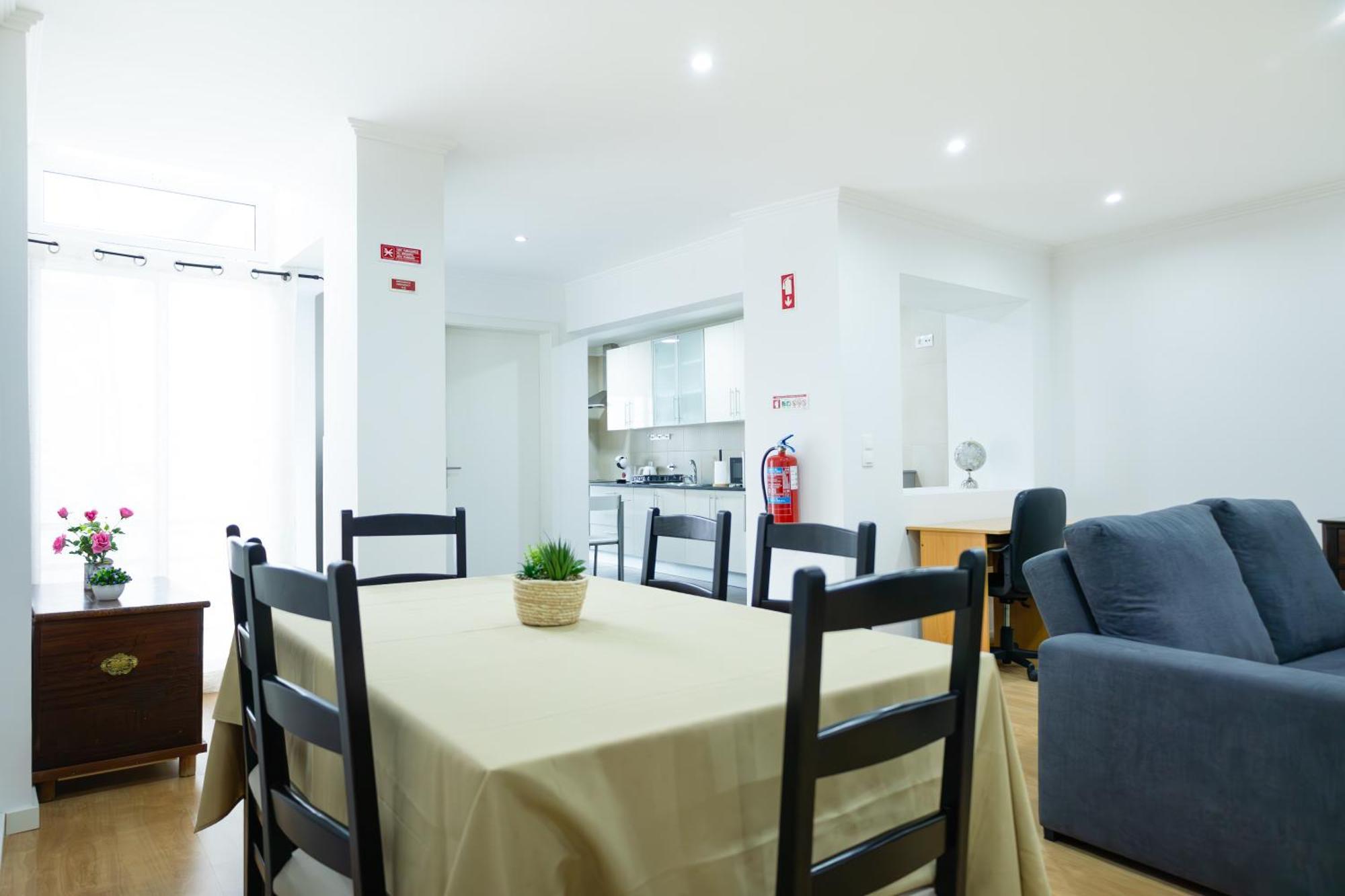 Avenida House 1 Hotel ปอนตาเดลกาดา ภายนอก รูปภาพ