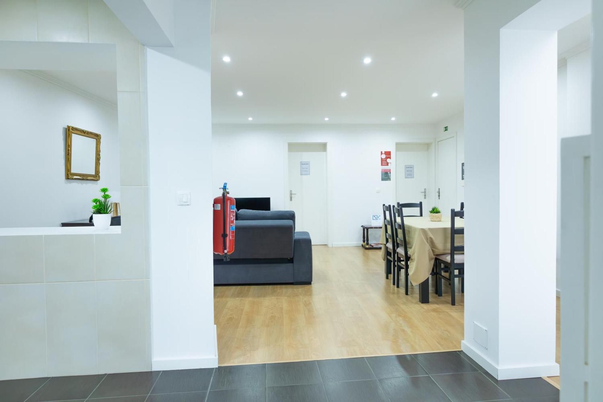 Avenida House 1 Hotel ปอนตาเดลกาดา ภายนอก รูปภาพ