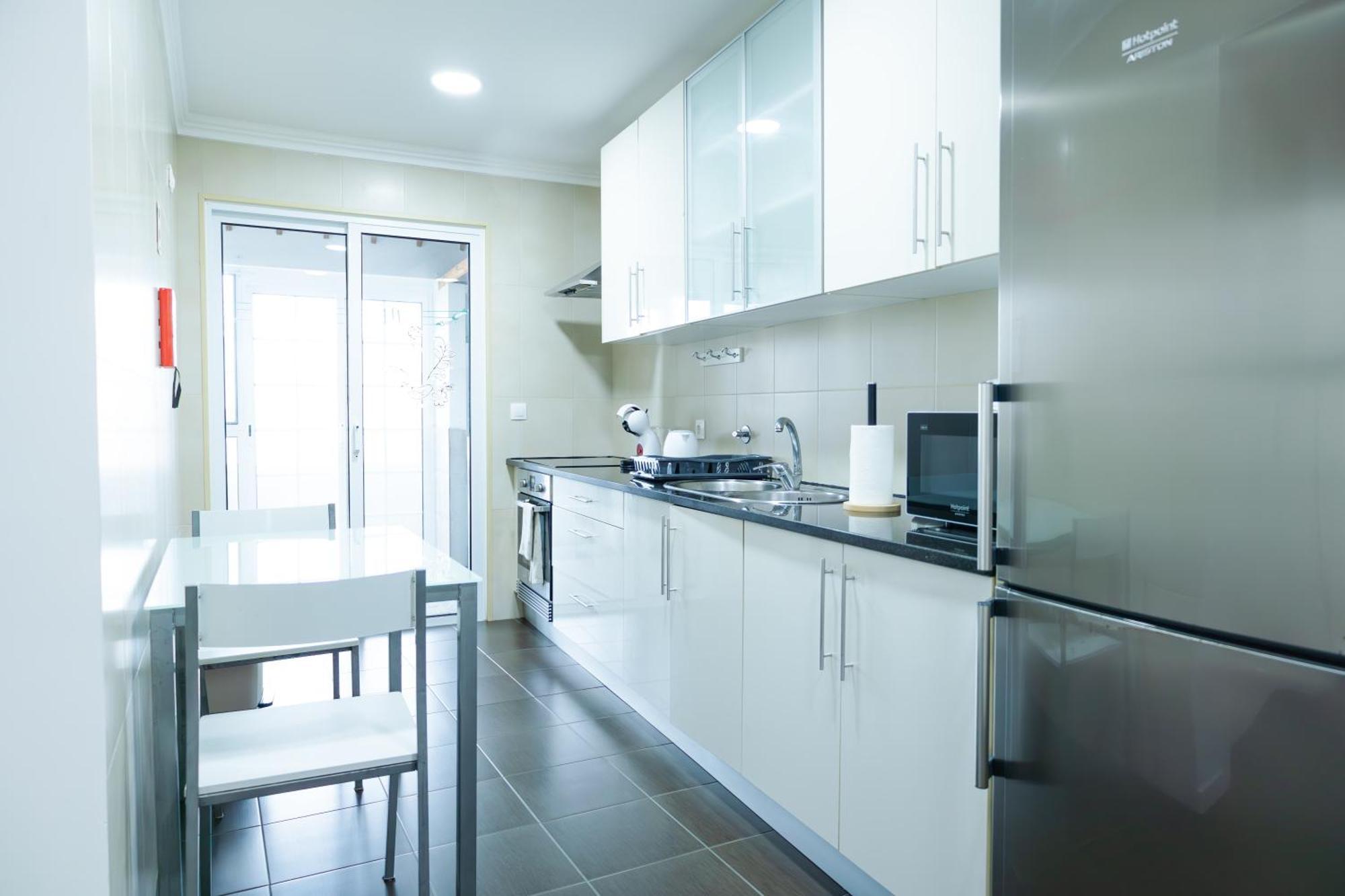 Avenida House 1 Hotel ปอนตาเดลกาดา ภายนอก รูปภาพ